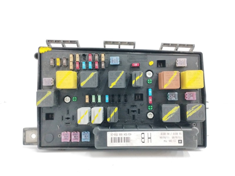 Recambio de caja reles / fusibles para opel astra gtc 16v referencia OEM IAM 13206754 5DK00866838 