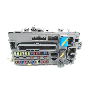 CAJA RELES / FUSIBLES TL0G111EG PLASTICO DAÑADO 