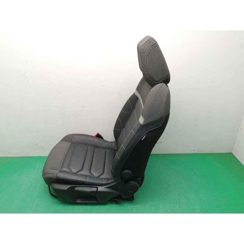 ASIENTO DELANTERO IZQUIERDO