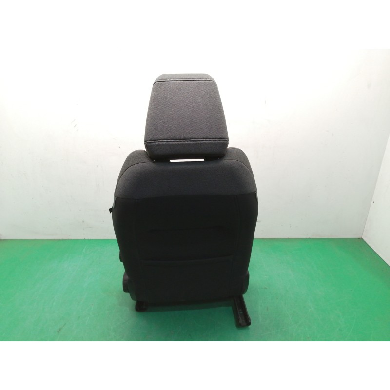 ASIENTO DELANTERO IZQUIERDO