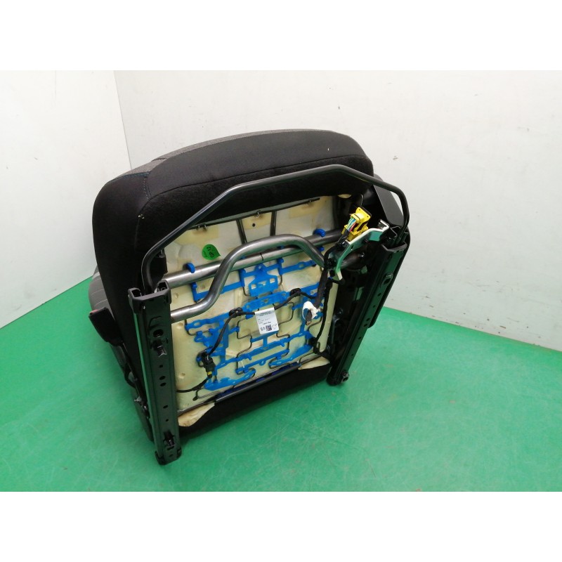 ASIENTO DELANTERO IZQUIERDO