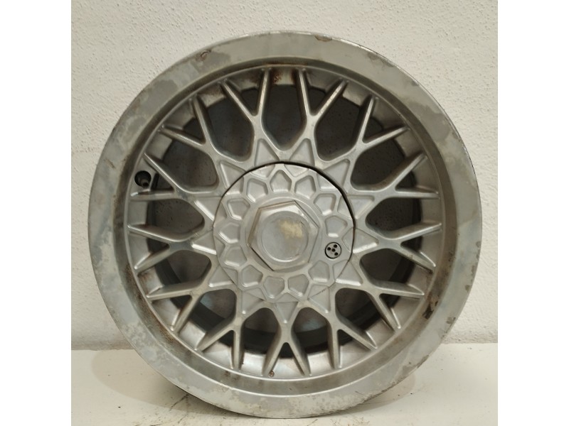 Recambio de llanta para ford sierra berlina 2.0 (ohc) referencia OEM IAM H89SXBA 6JX14H2 ET26 4H 4X108