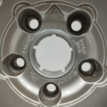 Recambio de llanta para seat toledo (5p2) 2.0 tdi referencia OEM IAM 5P0601025B 6,5JX16H2ET50 5H 5X112