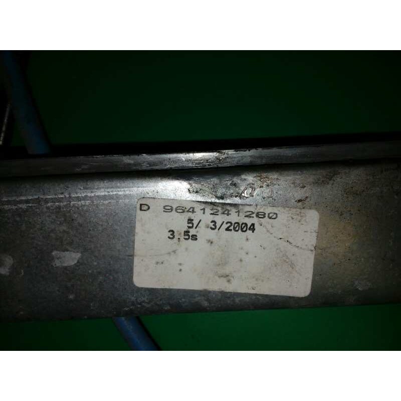 ELEVALUNAS DELANTERO DERECHO 9222X2