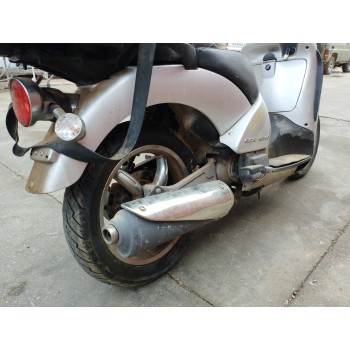 Recambio de carroceria corte para aprilia scarabeo scarabeo 125 referencia OEM IAM   