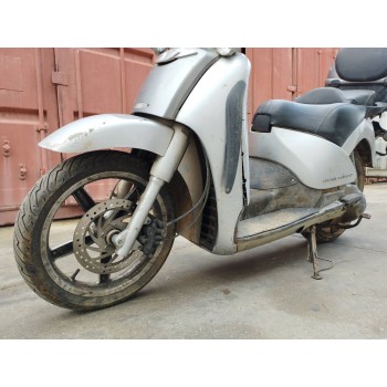 Recambio de carroceria corte para aprilia scarabeo scarabeo 125 referencia OEM IAM   