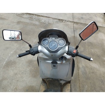 Recambio de carroceria corte para aprilia scarabeo scarabeo 125 referencia OEM IAM   