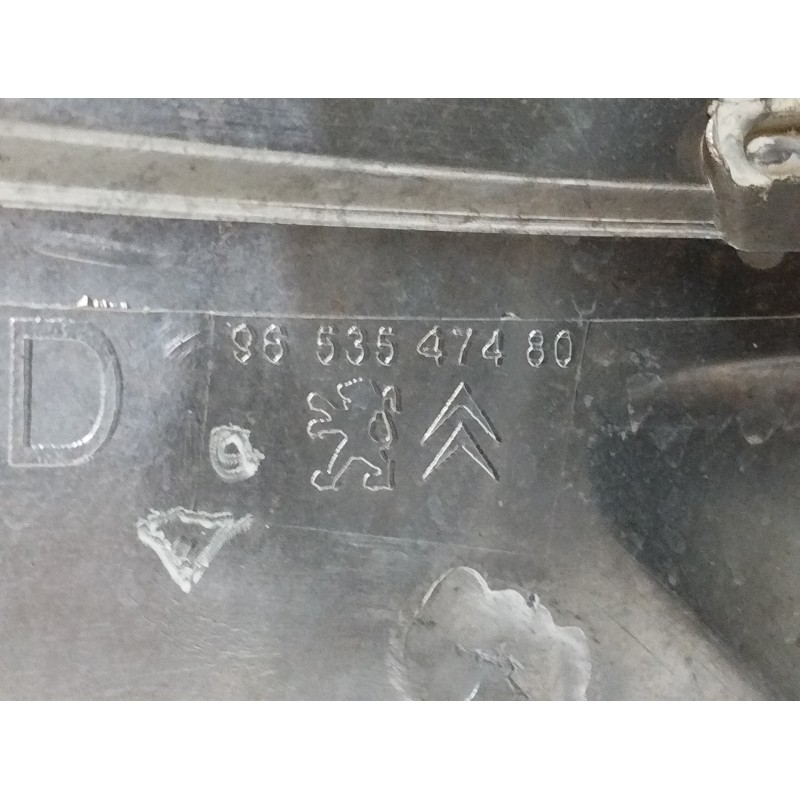 PILOTO TRASERO DERECHO 0283212124