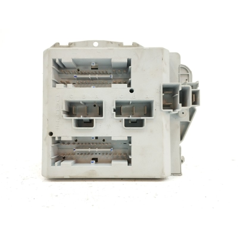 CAJA RELES / FUSIBLES