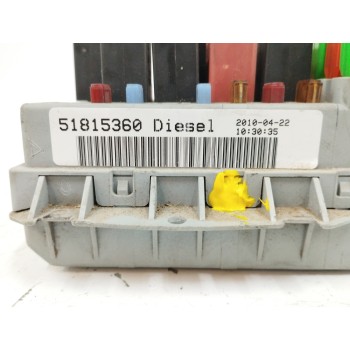 Recambio de caja reles / fusibles para fiat linea (110) 1.6 jtdm 16v cat referencia OEM IAM 51815360  