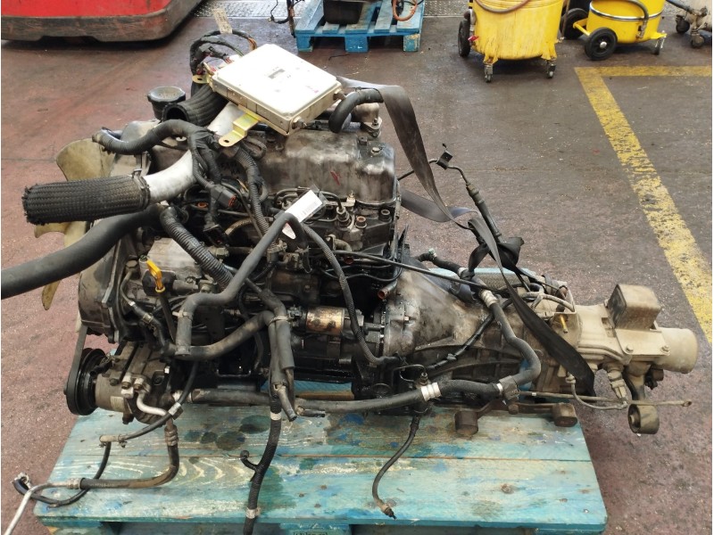 Recambio de despiece motor para hyundai h 1 2.5 turbodiesel cat referencia OEM IAM D4BH  BOMBA ELECTRICA
