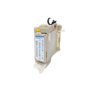 Recambio de caja reles / fusibles para toyota yaris 1.3 16v cat referencia OEM IAM 8273052F80  