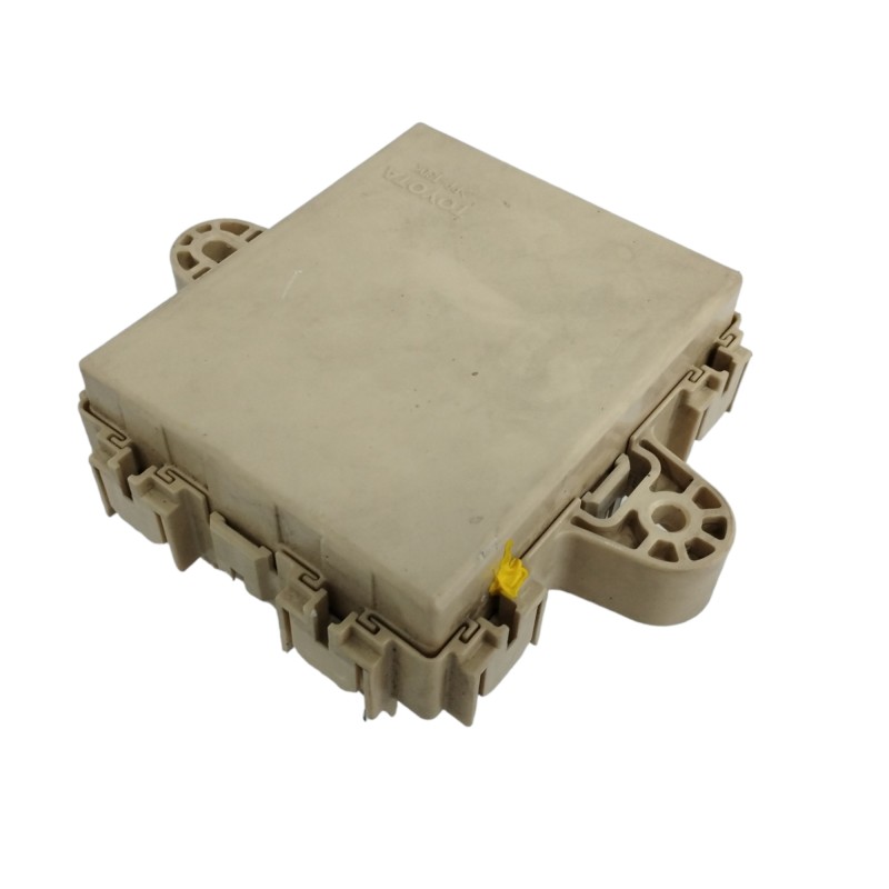 CAJA RELES / FUSIBLES