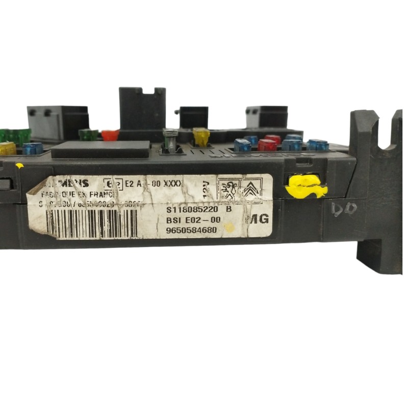 CAJA RELES / FUSIBLES S118085220B