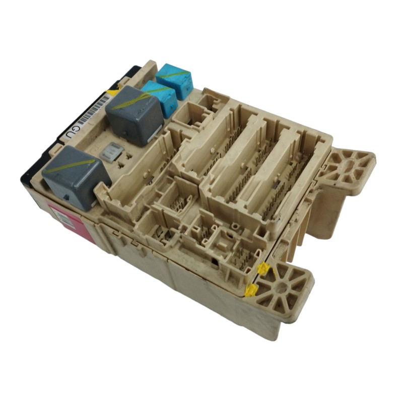 CAJA RELES / FUSIBLES