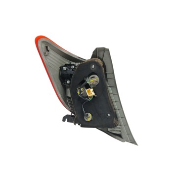 Recambio de piloto trasero derecho para toyota yaris 1.3 16v cat referencia OEM IAM 815510D370  