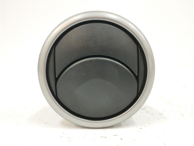 Recambio de rejilla aireadora para mazda 3 berlina (bk) 2.0 16v cat referencia OEM IAM DERECHA Recambio de rejilla aireadora para mazda 3 berlina (bk) 2.0 16v cat referencia OEM IAM DERECHA