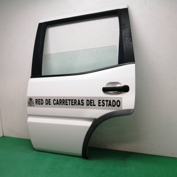 Recambio de puerta trasera izquierda para nissan terrano/terrano.ii (r20) 2.7 turbodiesel referencia OEM IAM   