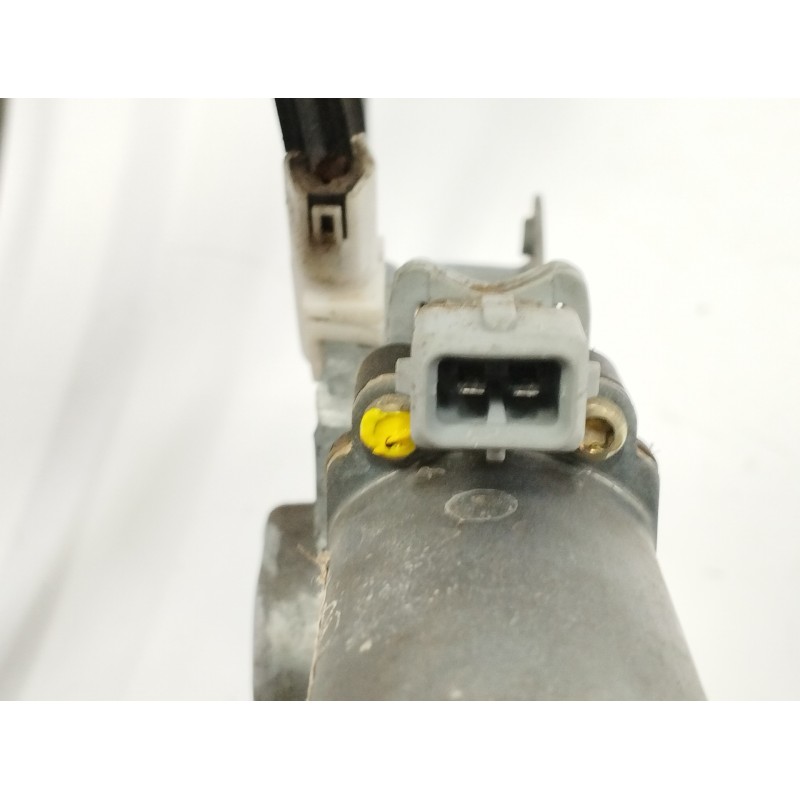 ELEVALUNAS DELANTERO IZQUIERDO