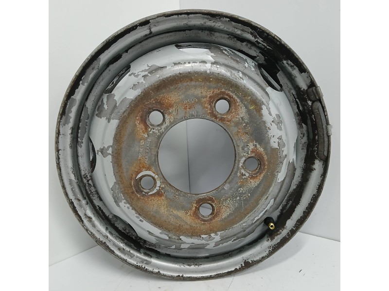 Recambio de llanta para nissan trade 100 3.0 turbodiesel referencia OEM IAM 081050133C 5JX15H2 5H 5X160