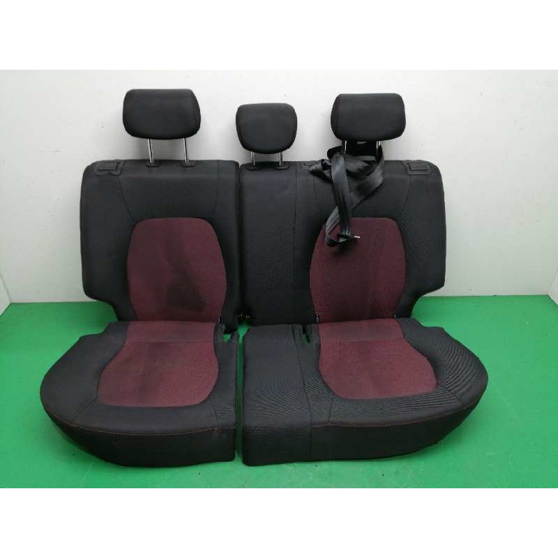 Recambio de asientos traseros para hyundai i10 1.0 cat referencia OEM IAM   