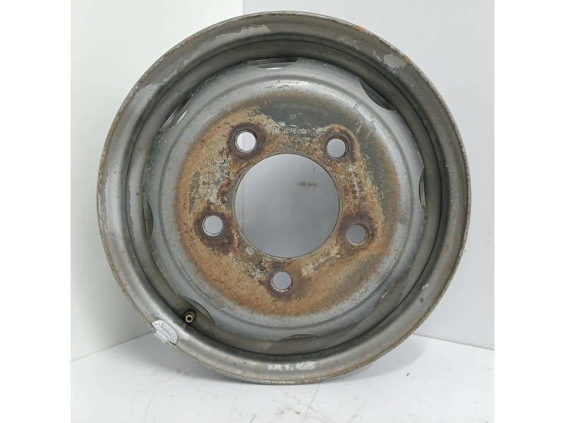 Recambio de llanta para nissan trade 100 3.0 turbodiesel referencia OEM IAM 081050133C 5JX15H2 5H 5X160