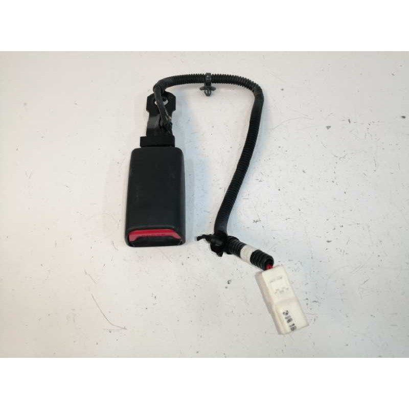 Recambio de enganche cinturon derecho para kia rio iii (ub) 1.25 cvvt referencia OEM IAM 888401W000 DELANTERO 888401W000HU
