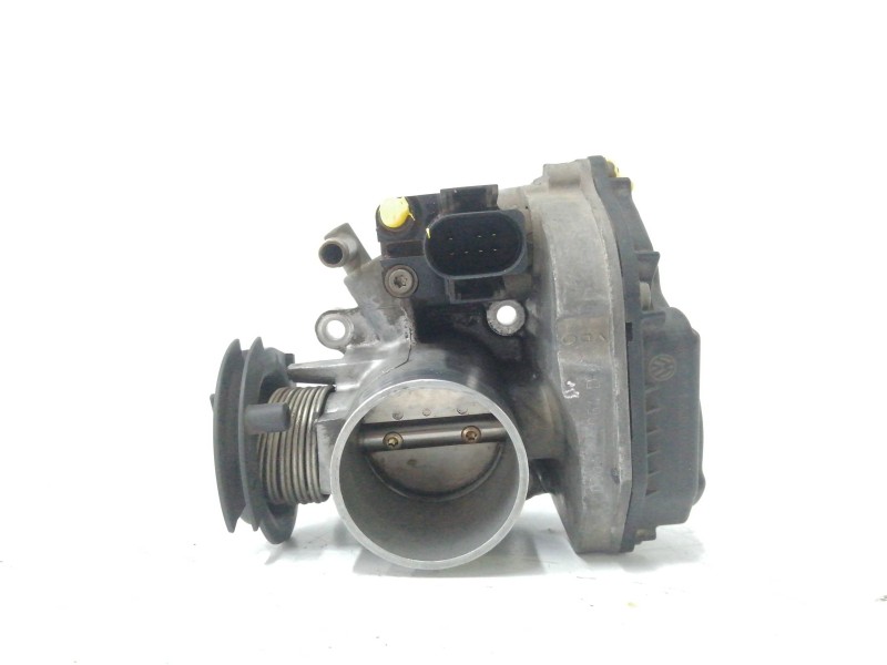Recambio de caja mariposa para volkswagen polo berlina (6n1) 1.6 referencia OEM IAM 030133064D  