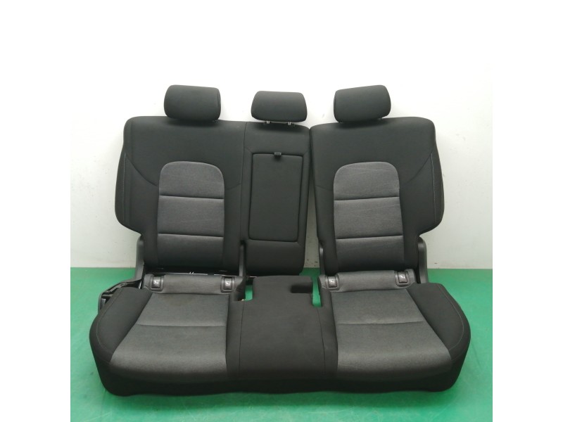 Recambio de asientos traseros para hyundai tucson 1.6 cat referencia OEM IAM Recambio de asientos traseros para hyundai tucson 1.6 cat referencia OEM IAM