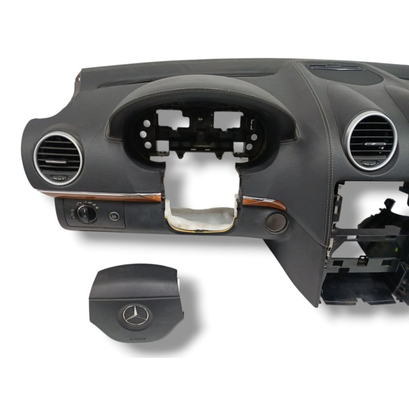 SALPICADERO 16446000989 A2518600805