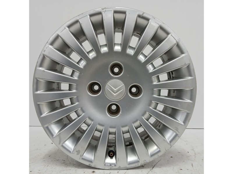 Recambio de llanta para citroën c3 1.4 hdi referencia OEM IAM 5402F7 6JX15CH4 ET27 4H 4X108