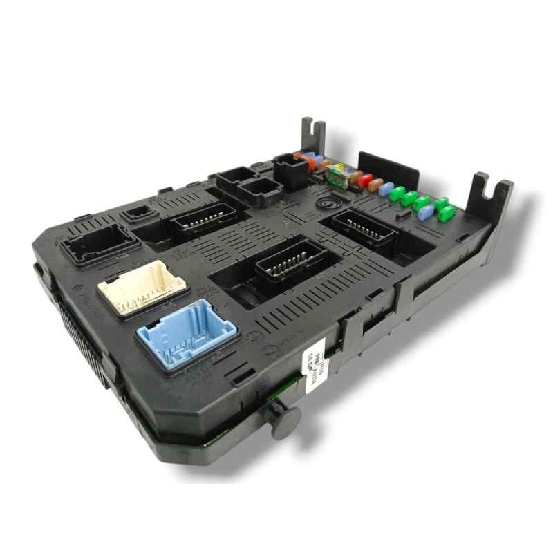 CAJA RELES / FUSIBLES 216760315B