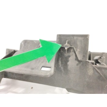 Recambio de panel frontal para renault megane iii berlina 5 p 1.6 16v referencia OEM IAM 752100004R OBSERVAR FOTOS 