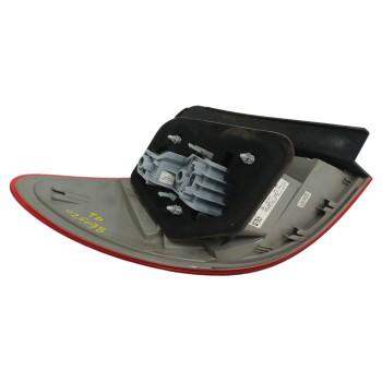Recambio de piloto trasero derecho para mercedes-benz clase b (w246) 1.5 cdi cat referencia OEM IAM A2468200664  