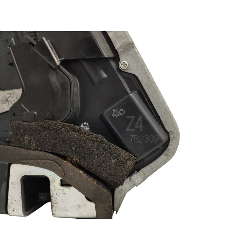 CERRADURA PUERTA TRASERA DERECHA