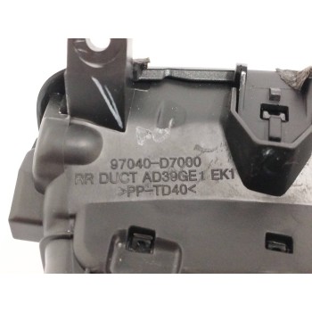 Recambio de rejilla aireadora para hyundai tucson 1.6 cat referencia OEM IAM 97040D7000 TRASERA DEL APOYABRAZOS 