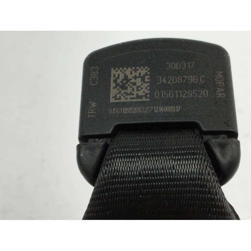 ENGANCHE CINTURON IZQUIERDO TRASERO 01561129520