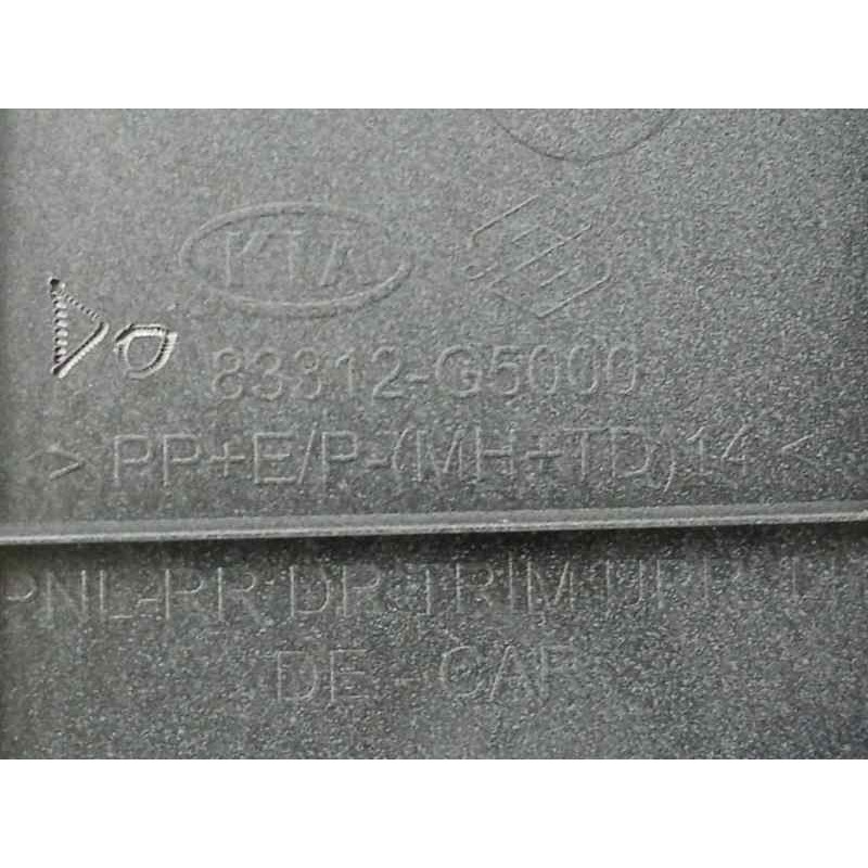 GUARNECIDO PUERTA TRASERA IZQUIERDA