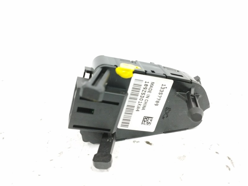 Recambio de mando volante para opel adam 1.4 16v referencia OEM IAM 13357709 LADO IZQUIERDO 