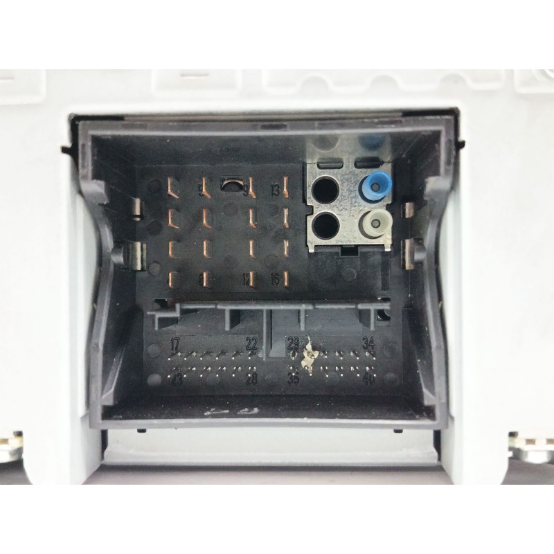 SISTEMA AUDIO / RADIO CD A2038270062