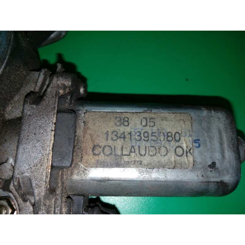 ELEVALUNAS DELANTERO DERECHO 9222Q0