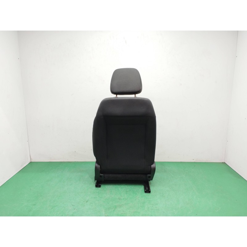 ASIENTO DELANTERO IZQUIERDO NECESITA REPARACION