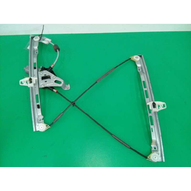 ELEVALUNAS DELANTERO DERECHO 9222F8