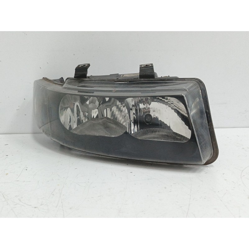 Recambio de faro derecho para seat toledo ii (1m2) 1.9 tdi referencia OEM IAM 1M1941002D  