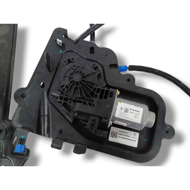 ELEVALUNAS DELANTERO IZQUIERDO