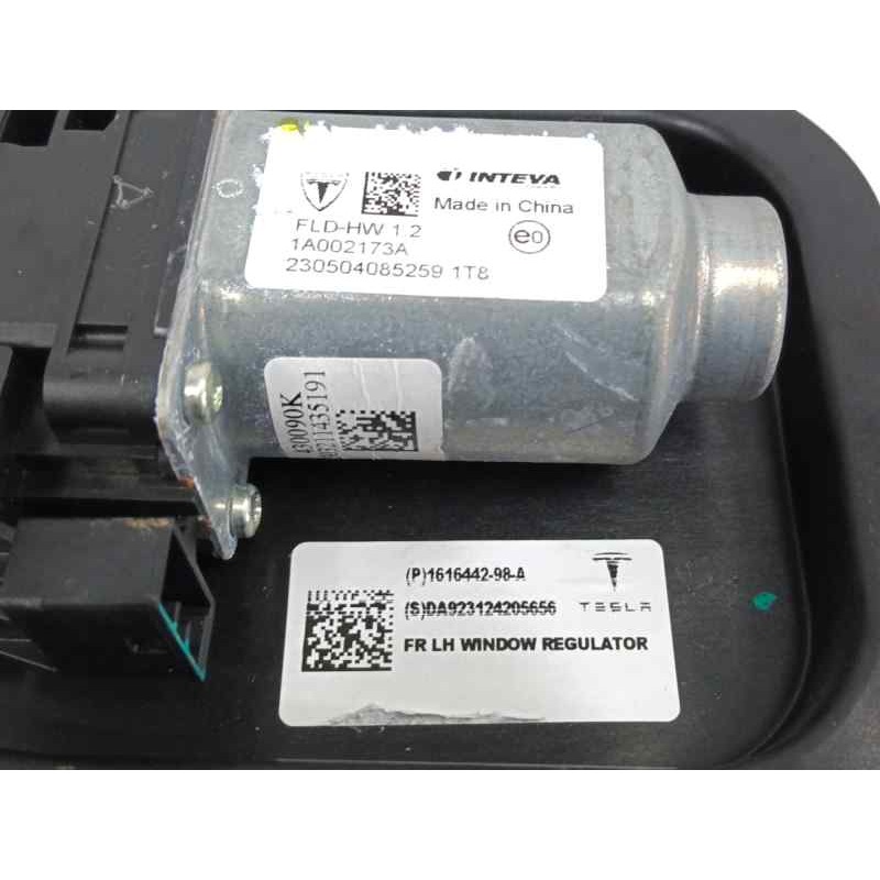 ELEVALUNAS DELANTERO IZQUIERDO