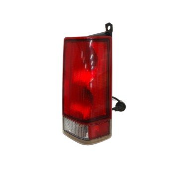 Recambio de piloto trasero derecho para chevrolet express autobús 5.3 2500 referencia OEM IAM 19153239 OBSERVAR FOTO 