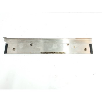 Recambio de moldura para isuzu trooper 3.0 dti (3-trg.) referencia OEM IAM  PUERTA LATERAL 