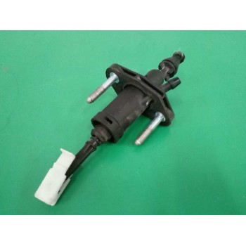 Recambio de bomba embrague para opel astra j sports tourer cosmo referencia OEM IAM 55561915  