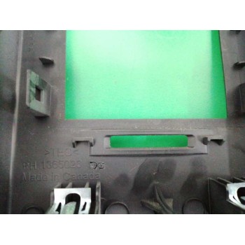 Recambio de molduras delanteras para dodge nitro 2.8 crd referencia OEM IAM 1365023 MOLDURA DE AIREADOR DERECHO 